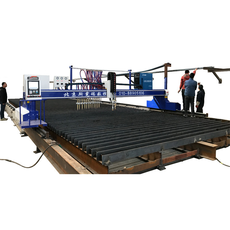 10のトーチは薄板金血しょうテーブルCNC Oxyfuelの多トーチのガス切断機械を